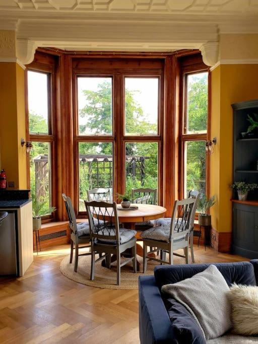 3 Bedroom 3 Bathroom Ground Floor Condo With Veranda Reigate Buitenkant foto