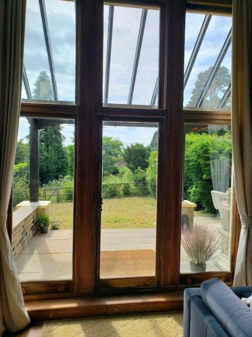 3 Bedroom 3 Bathroom Ground Floor Condo With Veranda Reigate Buitenkant foto